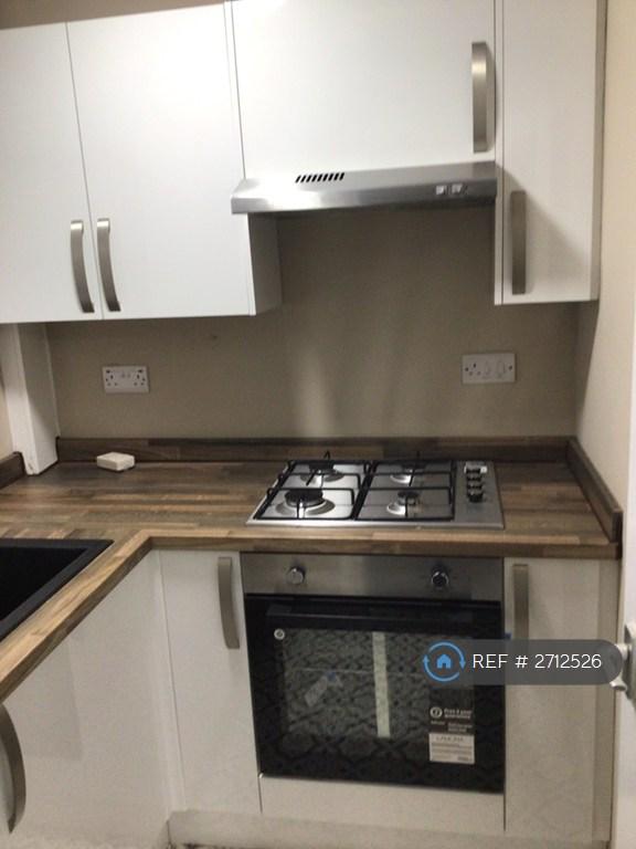 Studio flat in Oldham Road, Rochdale, OL16 (#2712526)