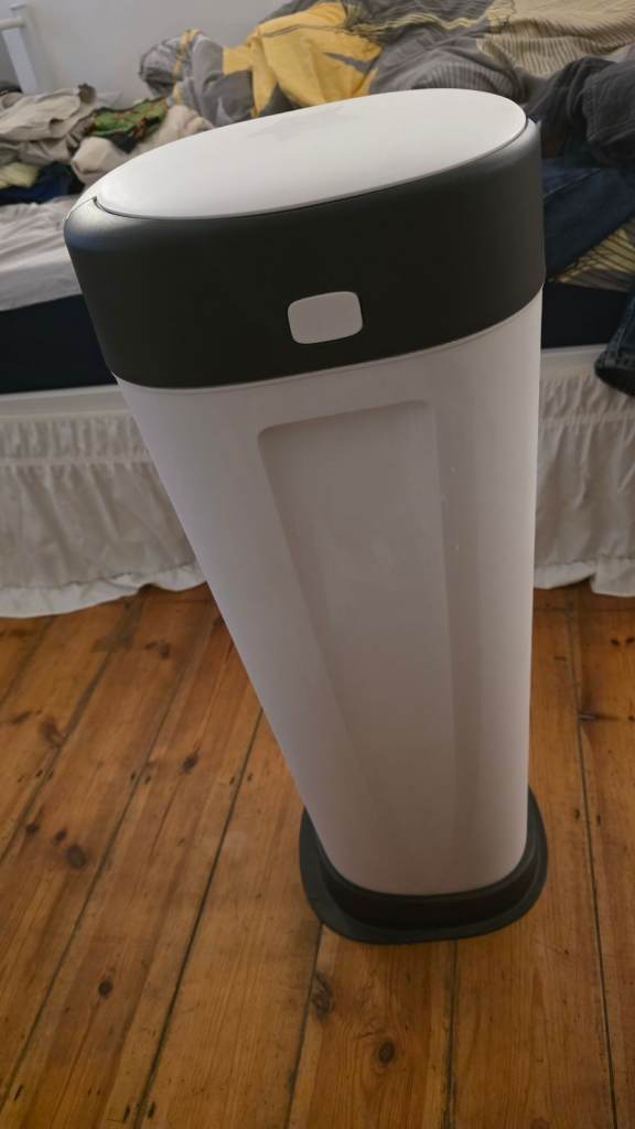 Tommee Tippee Twist & Click XL Nappy Bin (White) - Great Condition