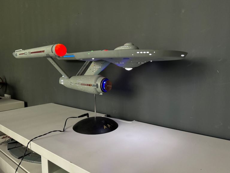 Star Trek 1/350 Scale USS Enterprise NCC-1701 Model. Built, Painted & Lights Up.