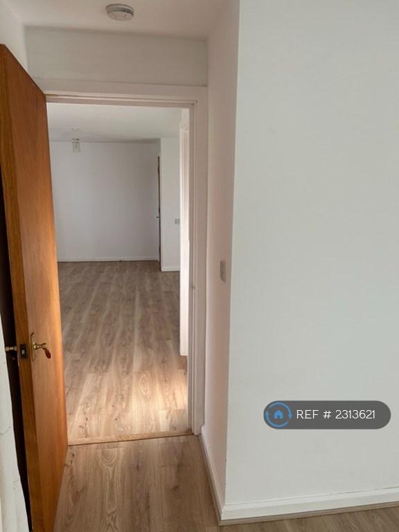 1 bedroom house in Bentham Stables, Purton, Swindon, SN5 (1 bed) (#2313621)