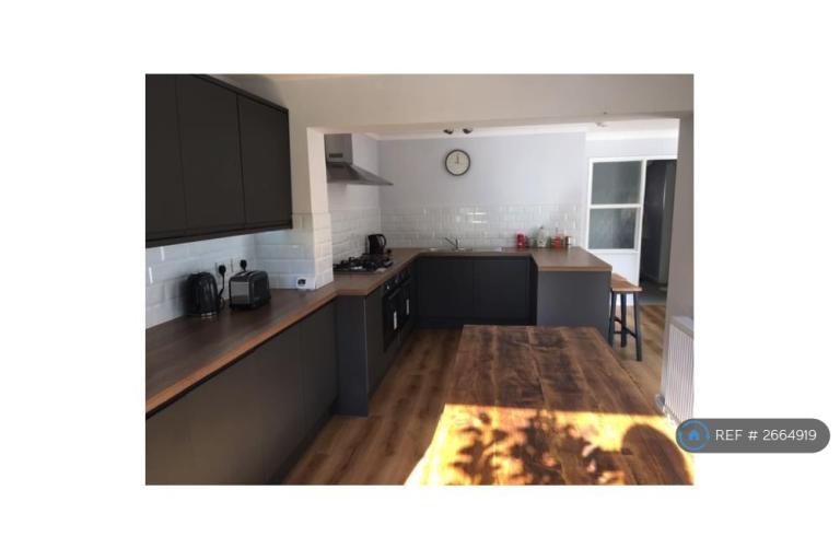 6 bedroom house in Rushmead Close, Canterbury, CT2 (6 bed) (#2664919)