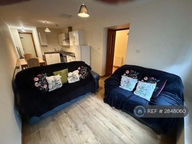 2 bedroom flat in Ark Lane, Glasgow, G31 (2 bed) (#2848060)