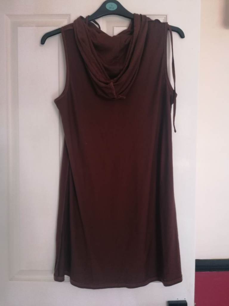 Sleeveless Hooded Dress in Brown – Good Condition