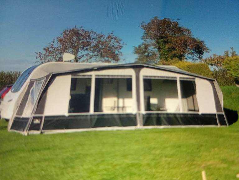 Caravan Awning with Windows – Good Condition