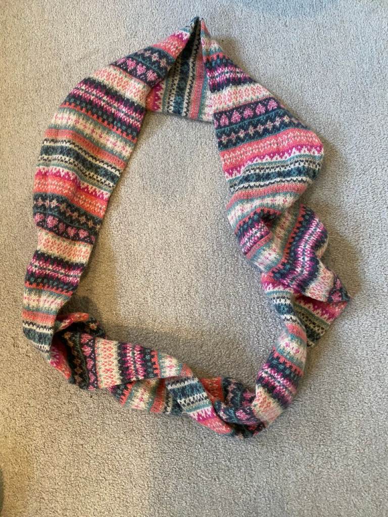 Cosy Multicoloured Knit Infinity Scarf – Good Condition