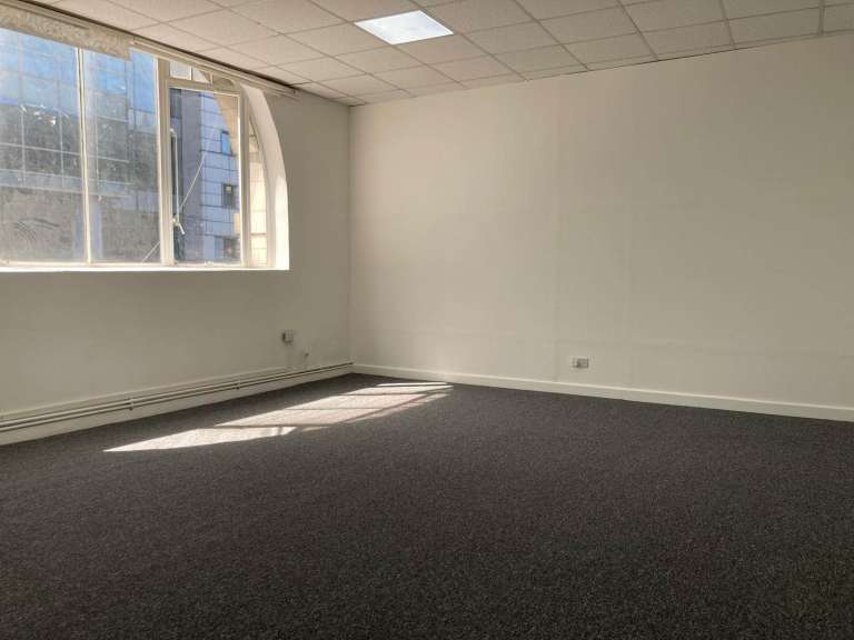 Semi-serviced offices in Aldgate East