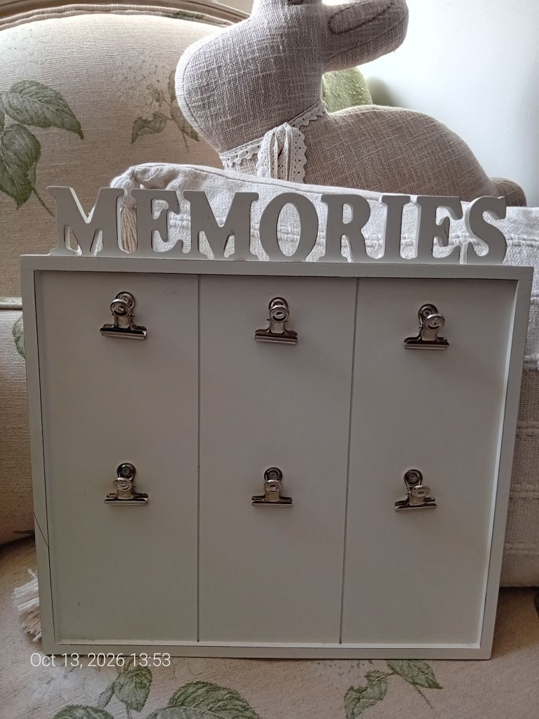 SHABBY CHIC STYLE 'MEMORIES' BOARD