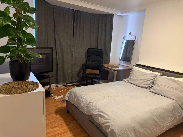 Spacious and Cosy Double Rooms for Rent in - CR7 7PA