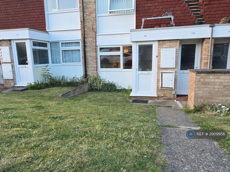 1 bedroom flat in Keats Way, Hitchin, SG4 (1 bed) (#2909956)