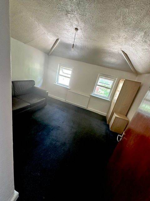 Studio Flat, Fallowfield 