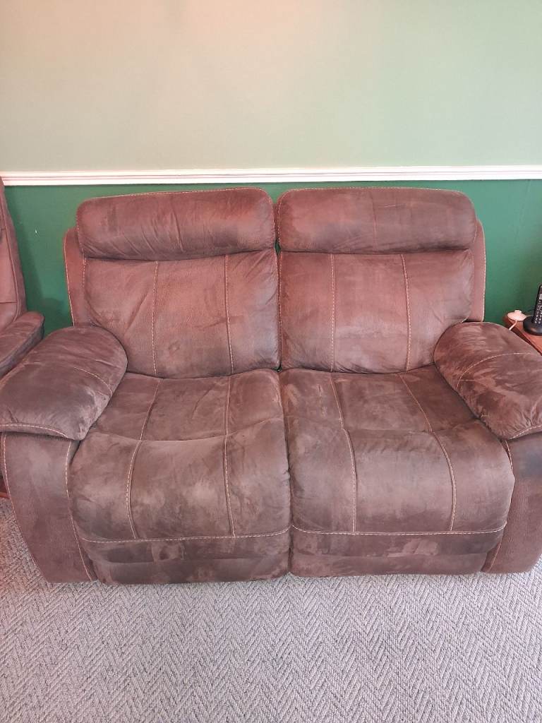 Manual recliner 2 seater sofa snd 2 chairs with footstools