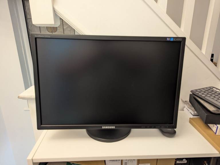 Samsung SyncMaster 2243BW 22" Widescreen LCD Monitor - Small Scratches, See Photos