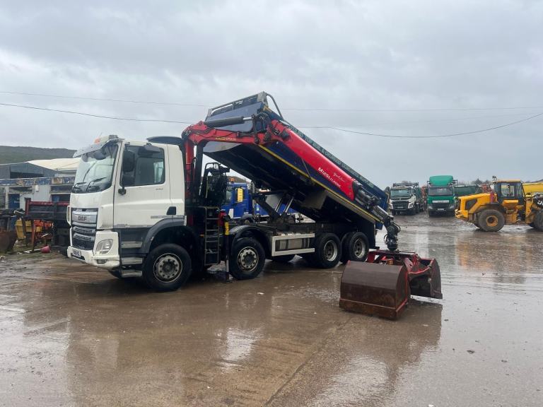 DAF TRUCKS CF 440 8X4 TIPPER GRAB,8 SP MANUAL , JUST ARRIVED