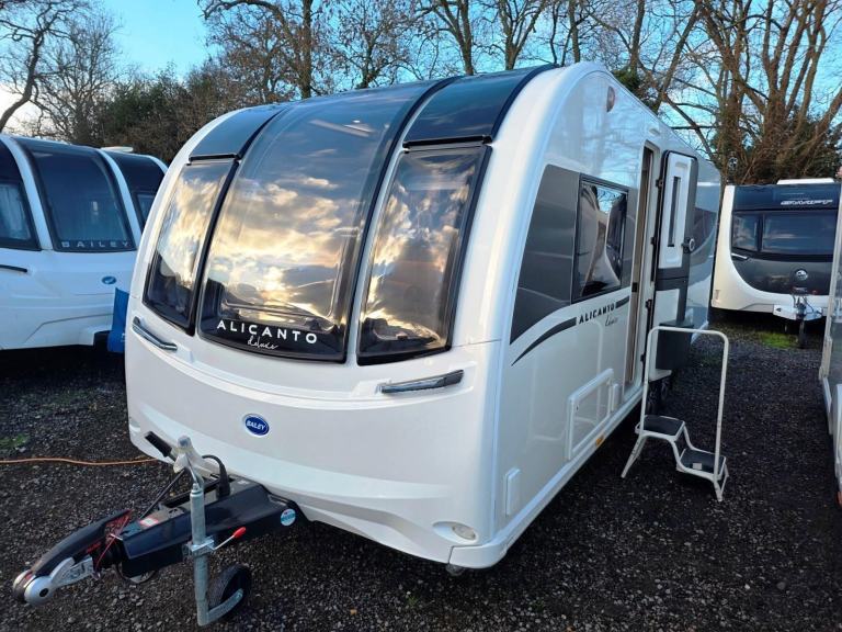 Bailey Alicanto Grande Deluxe Evora 2025 4 Berth Twin Axle Touring Caravan
