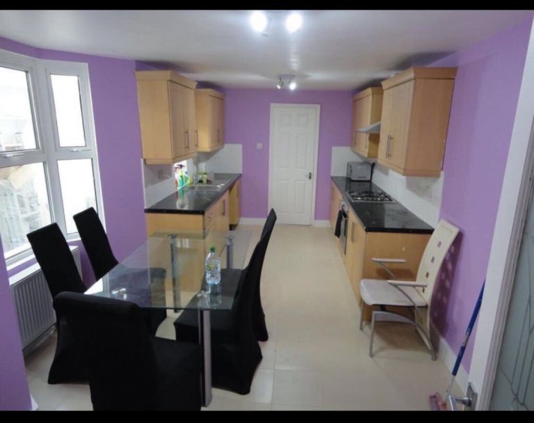 Spacious Master room- Forest Gate 