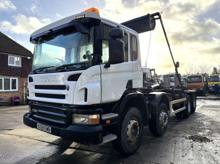 2009 SCANIA P380 8X4 HOOK LOADER