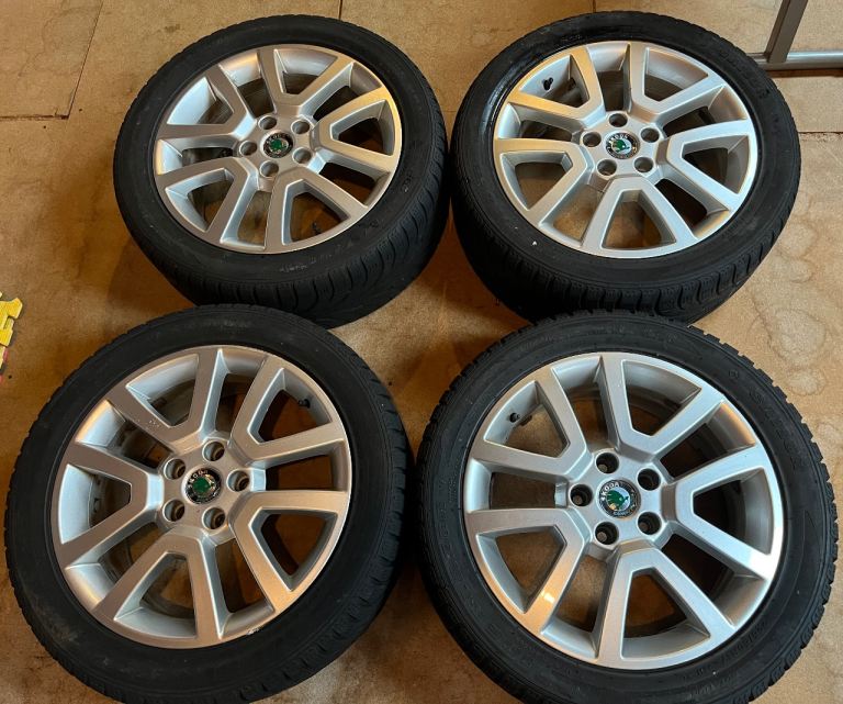 Skoda Yeti 2009 2018 Alloy Wheels tyres and Caps 5L0601025A 5x112 ET45 17” snow