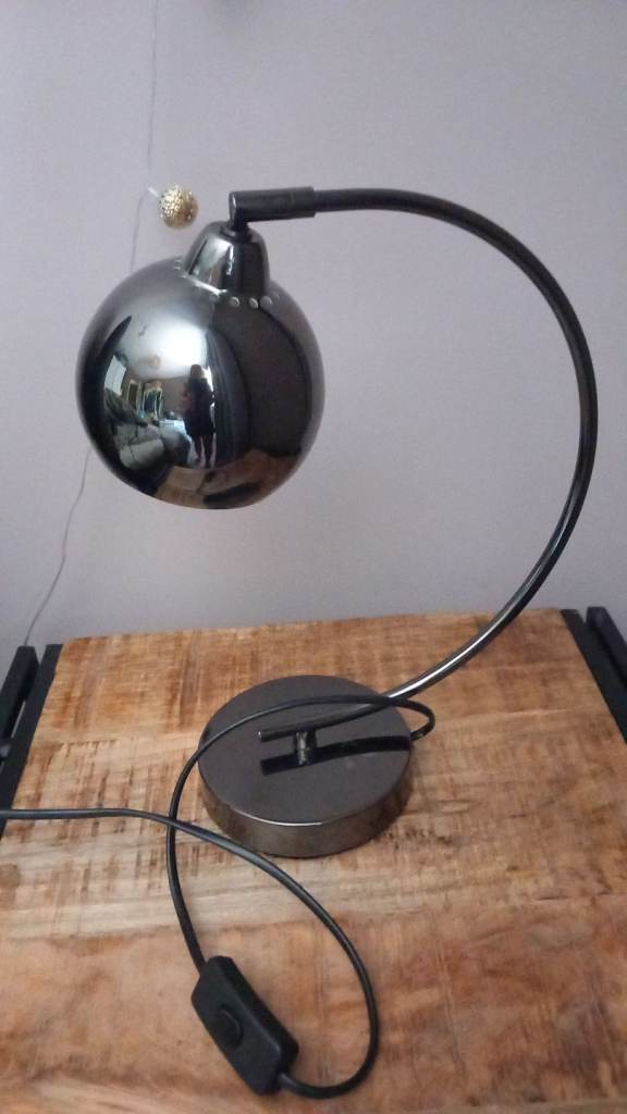 Retro Style Adjustable Black Lamp – Good Condition