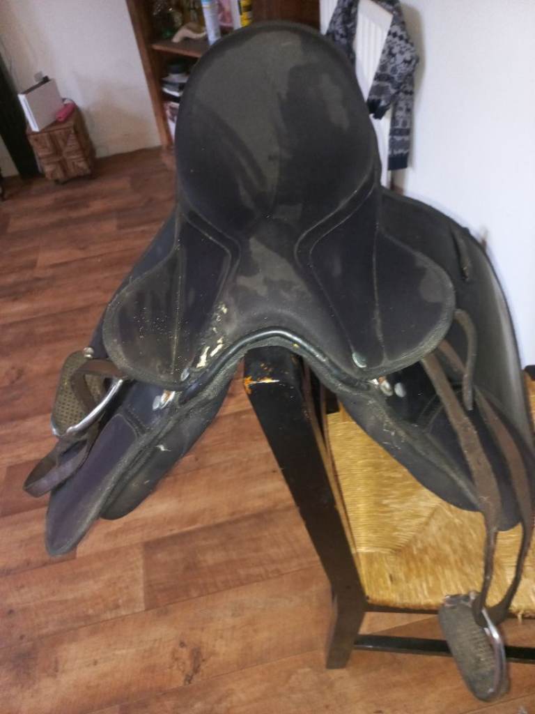 Synthetic pony saddle 