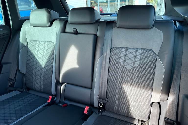 2021 Volkswagen Tiguan 1.5 TSI 150 R-Line 5dr DSG SUV PETROL Automatic