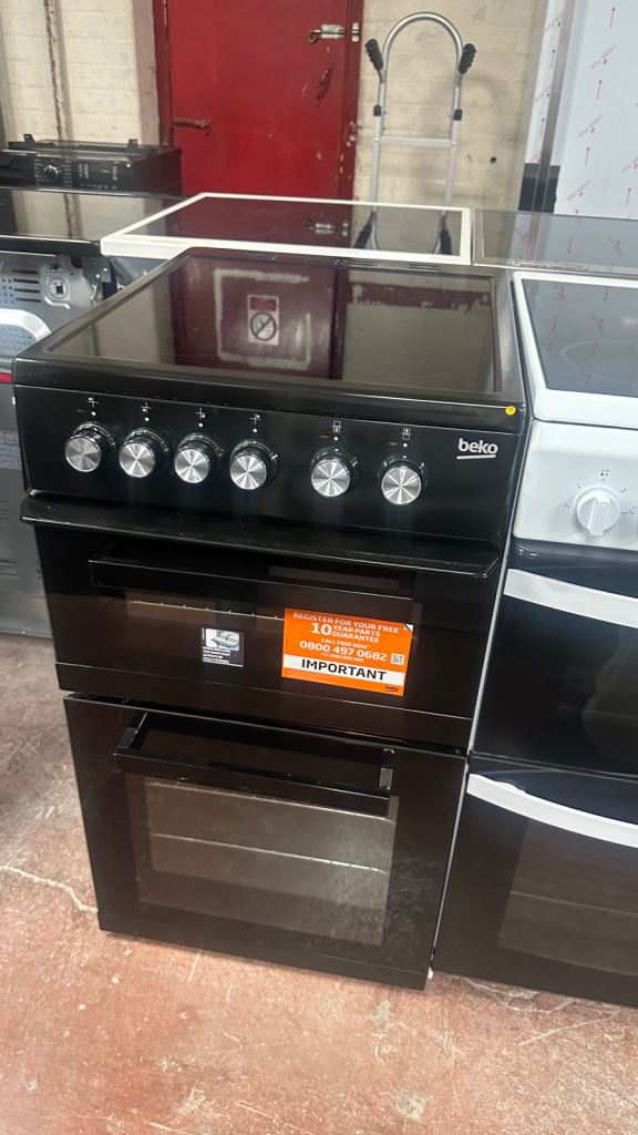 50CM BLACK BEKO ELECTRIC COOKER 