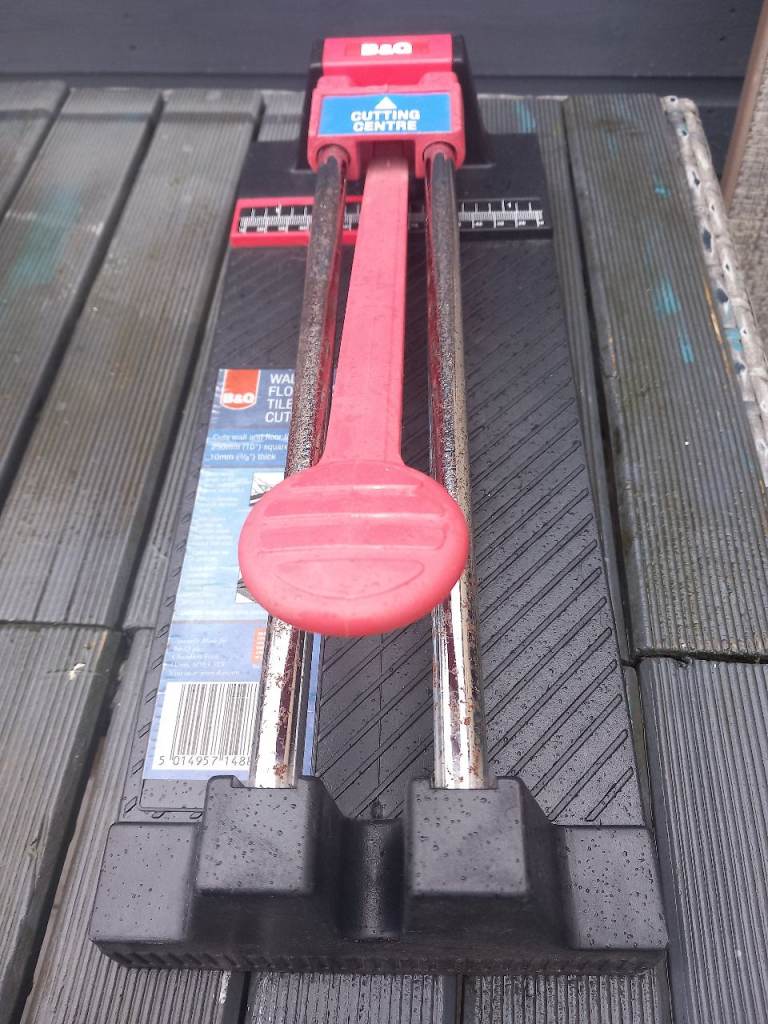 Tile cutter