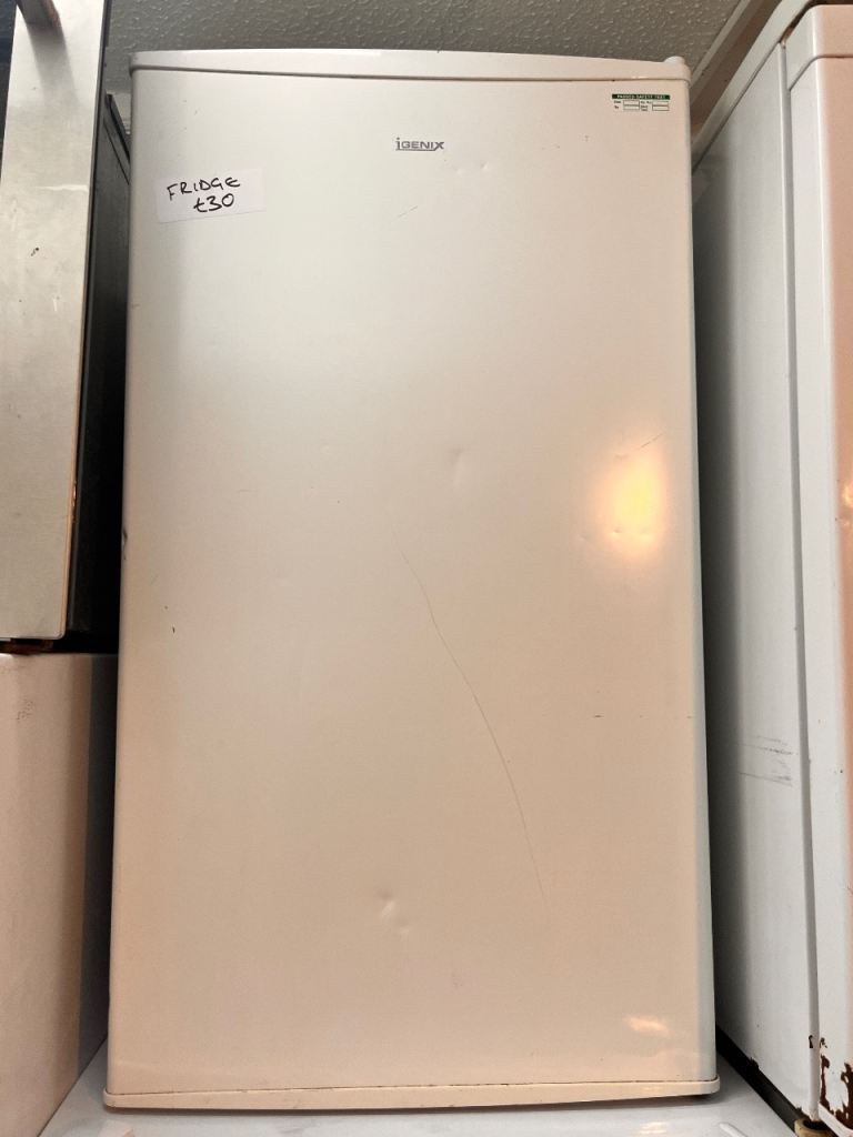 🚚 igenix under counter fridge  with ice box  can deliver £30