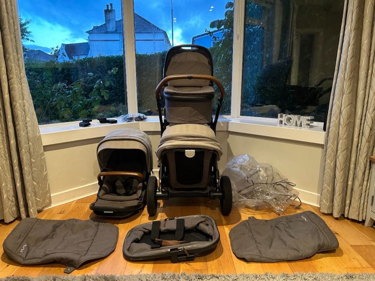 Nuna Demi Grow Double Pram (includes brand new unopened and boxed sibling seat!)