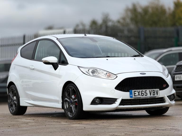 image for 2015 Ford Fiesta 1.6T EcoBoost ST-3 Hatchback 3dr Petrol Manual Euro 6 (182 ps)