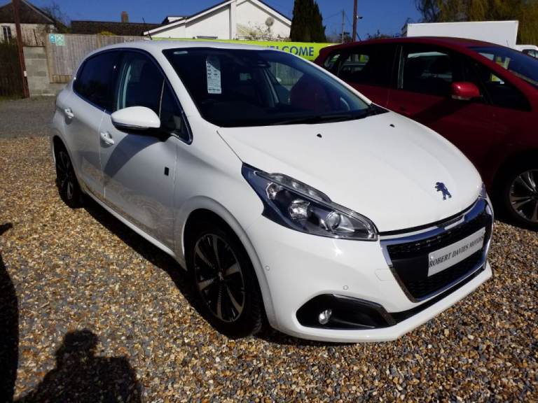  Peugeot 208 1.2 PureTech 82 Tech Edition 5dr [Start Stop] Petrol
