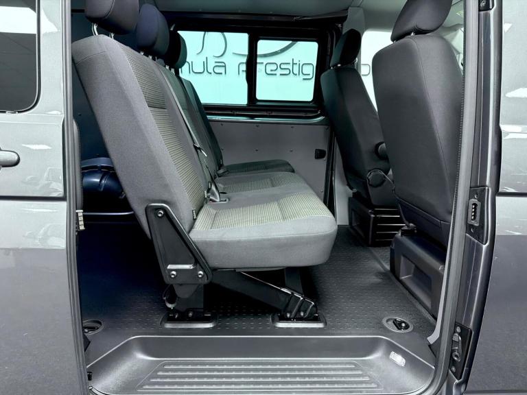 2022 Volkswagen Transporter 2.0 BiTDI T32 Highline Kombi DSG FWD SWB Euro 6 (s/s) 5dr WINDOW VAN ...