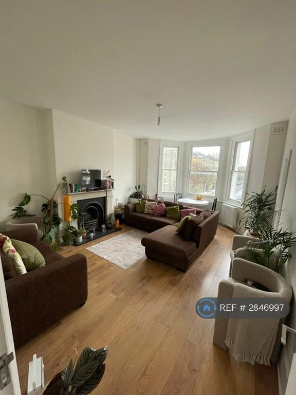 2 bedroom flat in Brixton Hill, London, SW2 (2 bed) (#2846997)