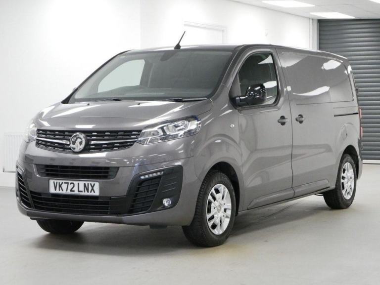 72 VAUXHALL VIVARO 2700 1.5 D 100 BHP SWB SPORTIVE EDITION 6 DOOR