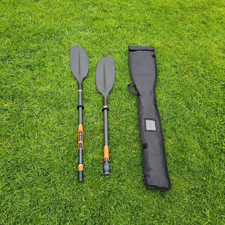 Carbon shaft kayak paddle