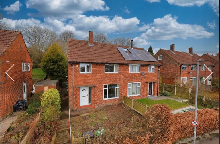 3 bedroom semi detached home mto rent