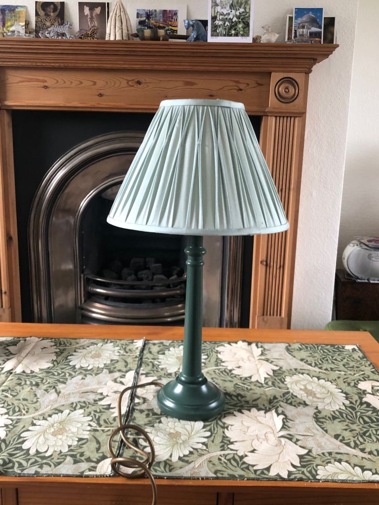 Elegant Table/bedside Lamp