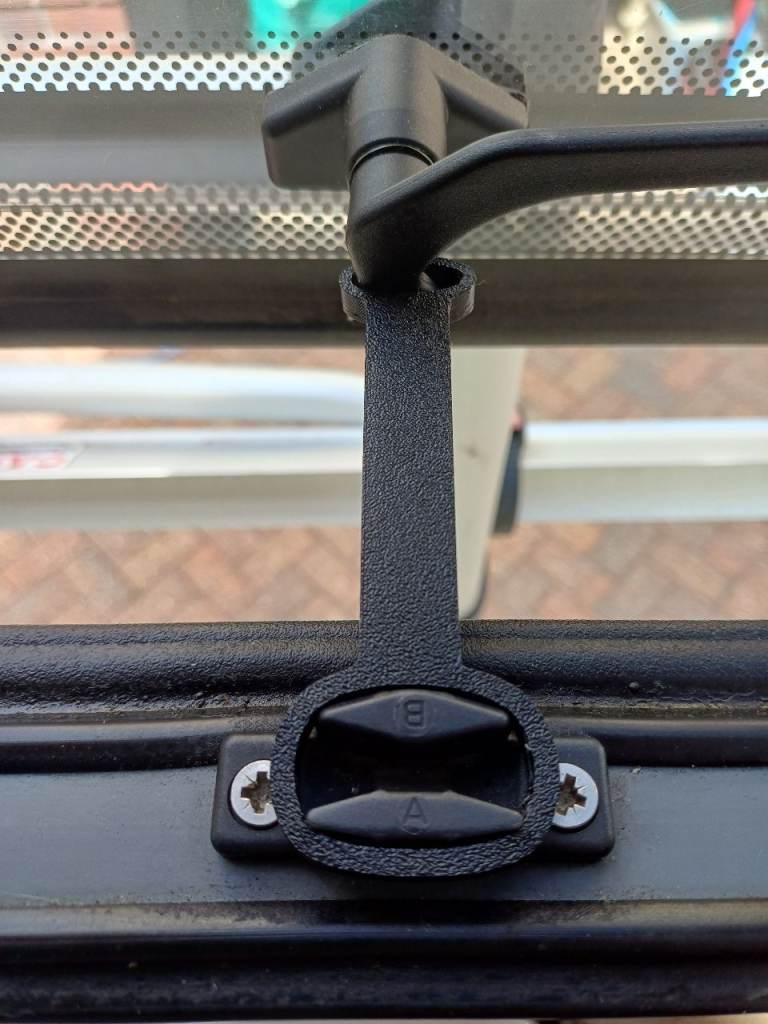 4 caravan or motorhome window ventilation stays only selling as ordered to many