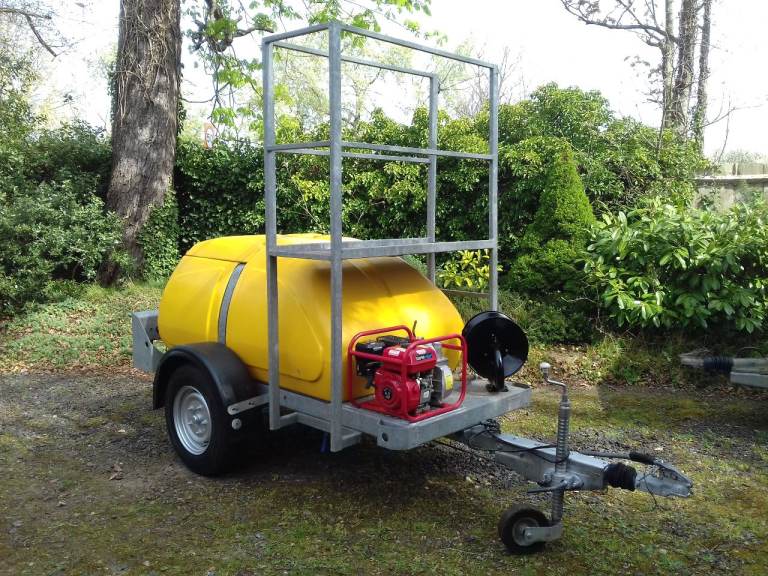 WESTERN TRAILERS WATERING BOWSER, PLATFORM & PUMP IN VERY GOOD CONDITION