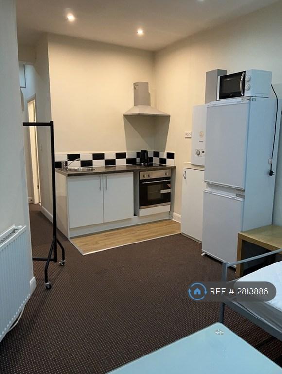 Studio flat in Claremont Road, Manchester, M6 (#2813886)