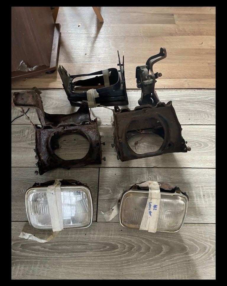 Toyota Mr2 Mk1 Headlights X 2 Complete Set Including Surrounds And Adjuster