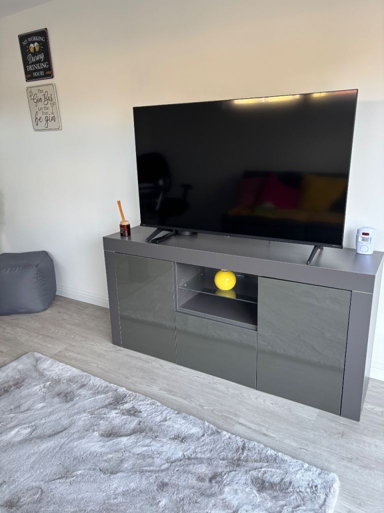Modern Grey Gloss TV Stand / Unit