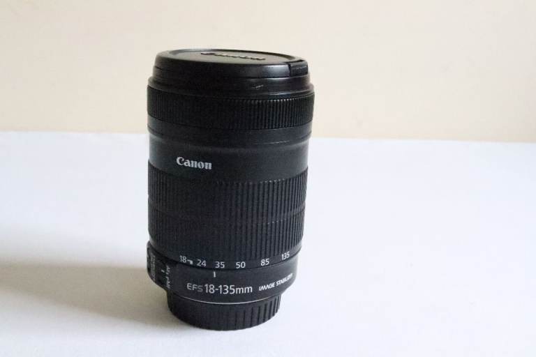 Canon EF-S 18-200mm f/3.5-5.6 IS