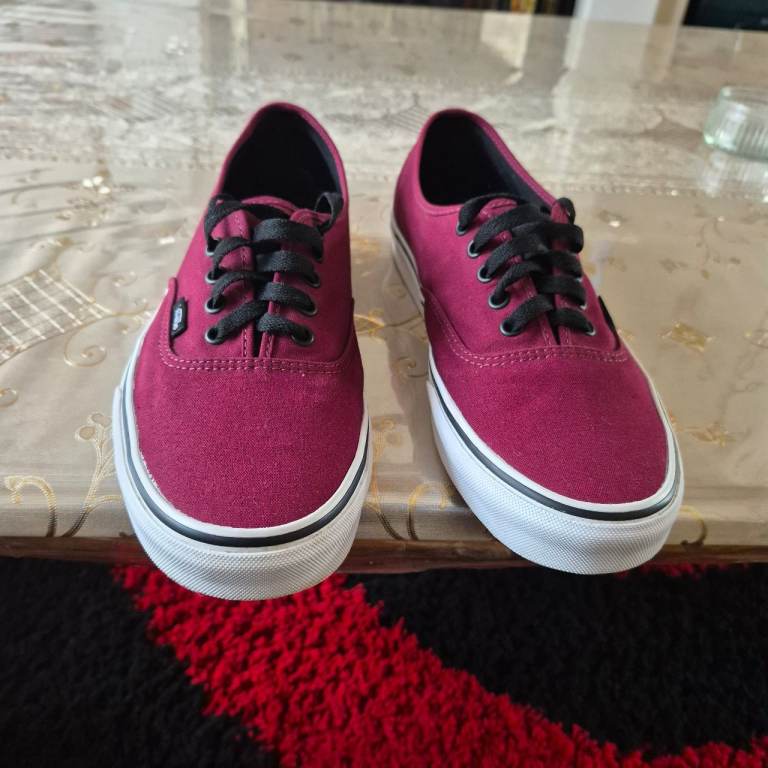 Vans Authentic sneakers in a Port Royale or maroon color featuring black laces