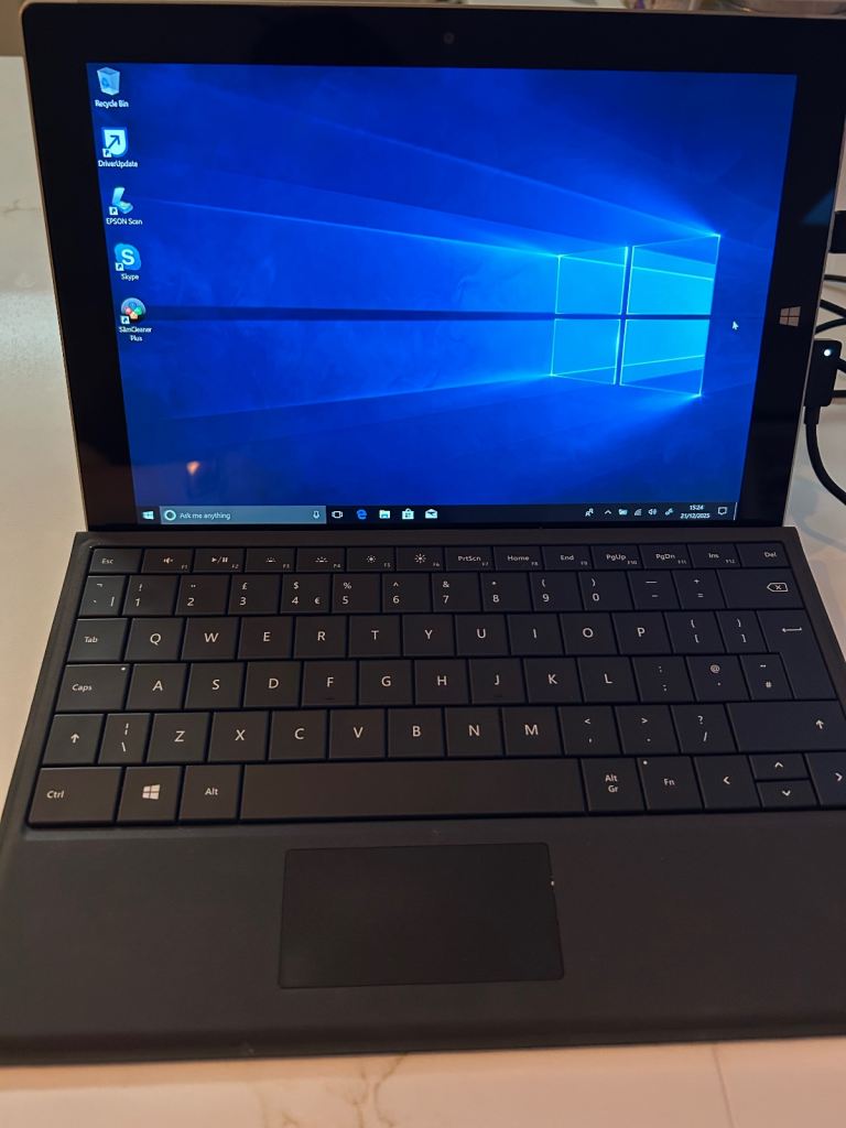 Microsoft Surface Laptop 1.6GHZ 2GB RAM