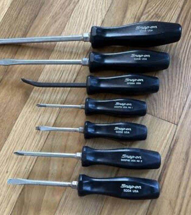 Snap on tool screw driver set