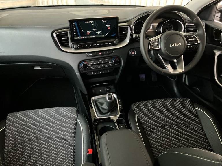 2025 Kia Ceed 1.5T GDi ISG 138 3 5dr Hatchback PETROL Manual