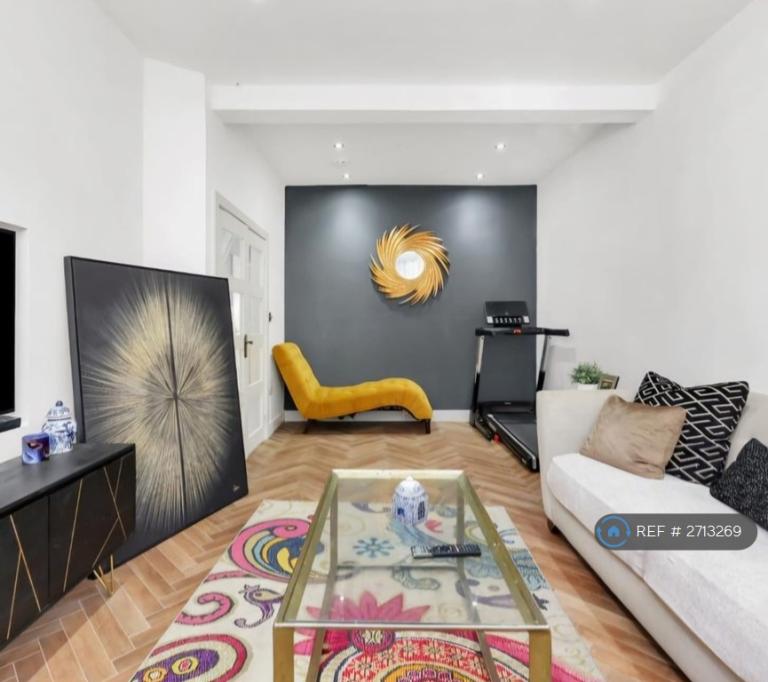 6 bedroom house in Neville Road, London, E7 (6 bed) (#2713269)