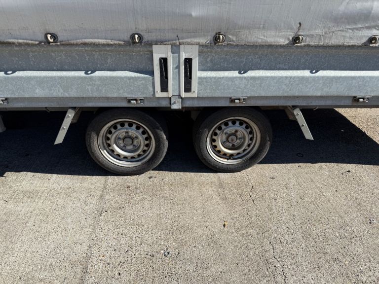XL Covered Twin Axle Trailer (Brenderup)