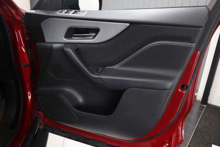 2019 19 JAGUAR F-PACE 2.0 D180 R-SPORT SUV 5DR DIESEL AUTO AWD EURO 6 (S/S) (180