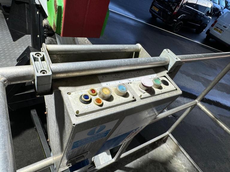 2018 Iveco Daily CHERRY PICKER 2.335S12 3500KG NO VAT! CHASSIS CAB Diesel Manual